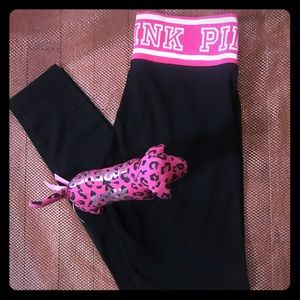 **SOLD** VS Pink 💕Yoga Leggings SZ S